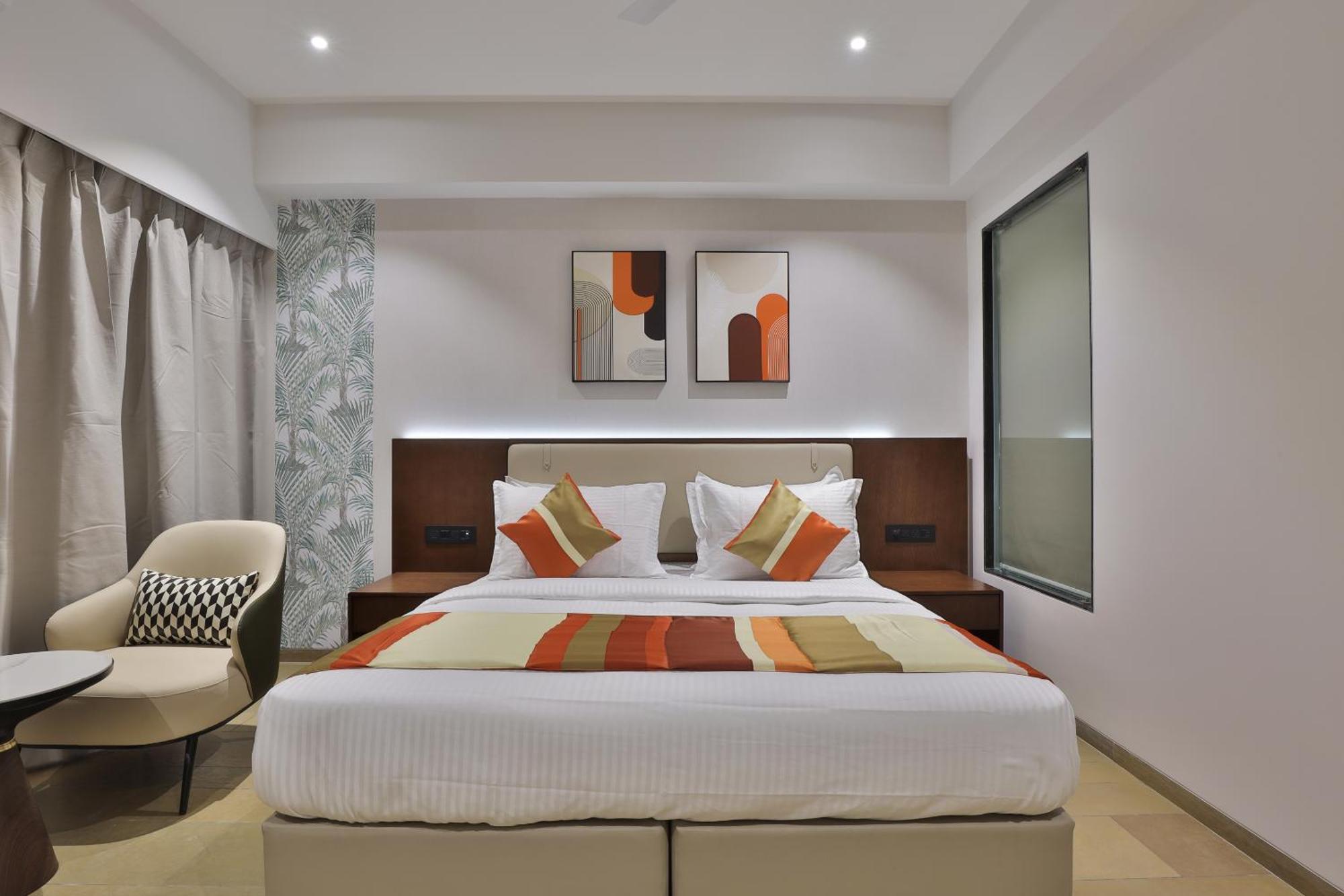 Hotel Elements Surat Exterior foto